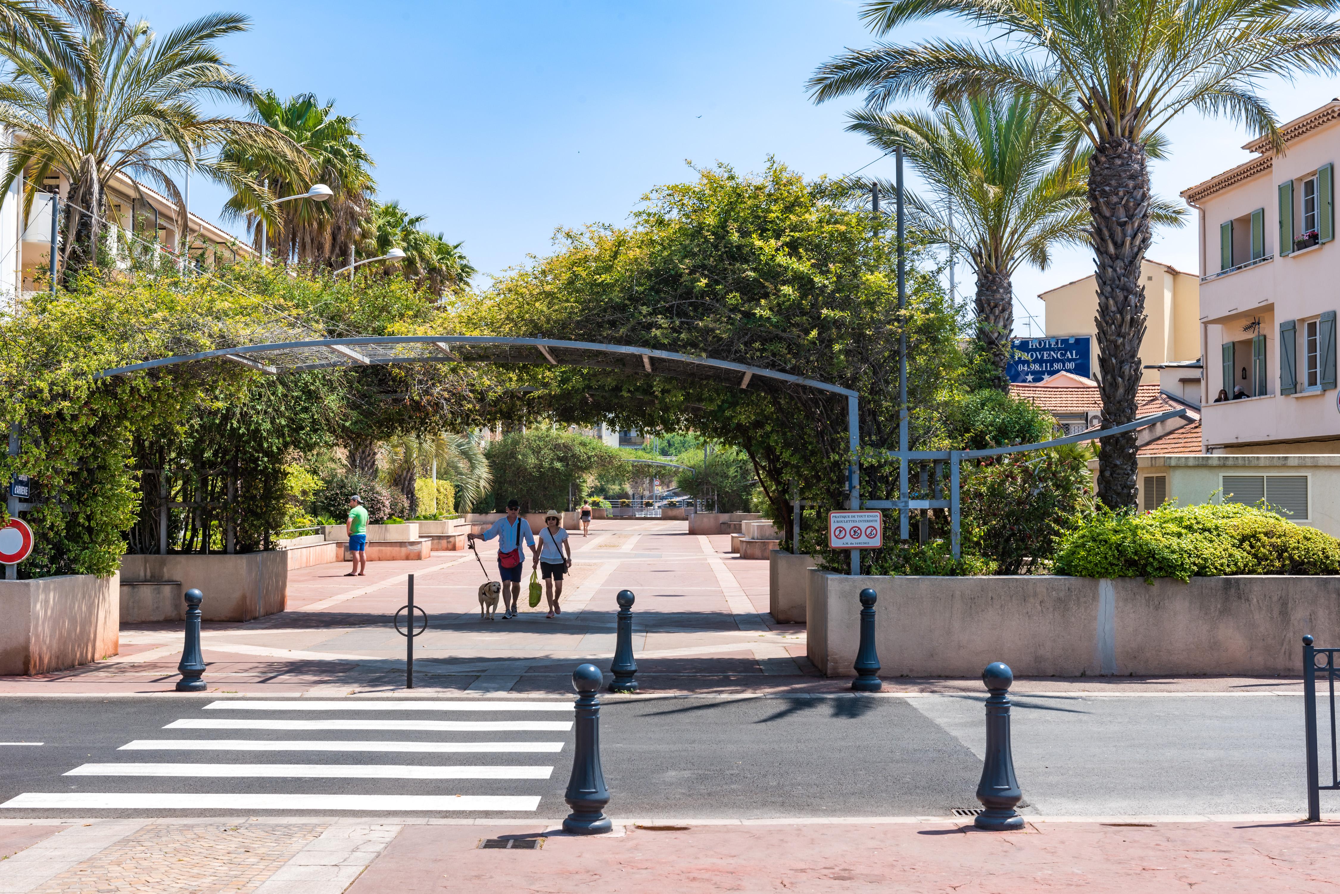 Hotel Provencal Saint-Raphaël Εξωτερικό φωτογραφία
